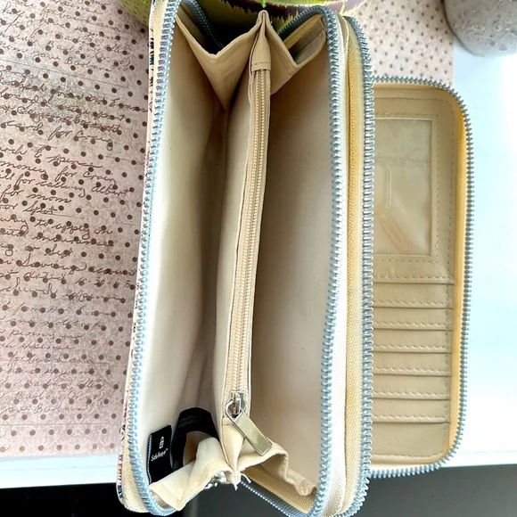 Safe Keeper Double Zipper Wrap Wristlet Wallet, Floral, Faux Leather NWOT Nice - Picture 6 of 8